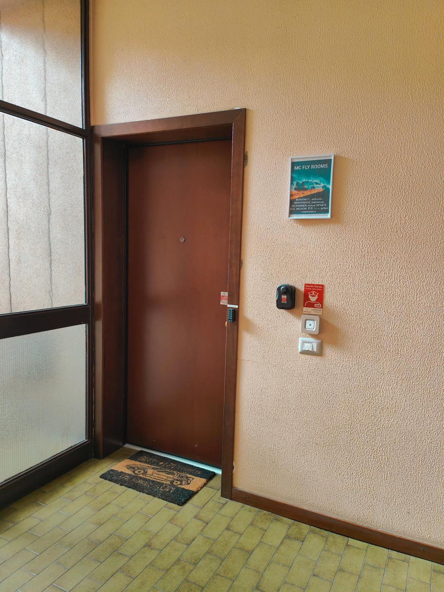 Mc Fly Rooms Malpensa Airport Gallarate Exterior photo
